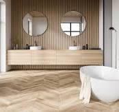 badkamer op houten vloer